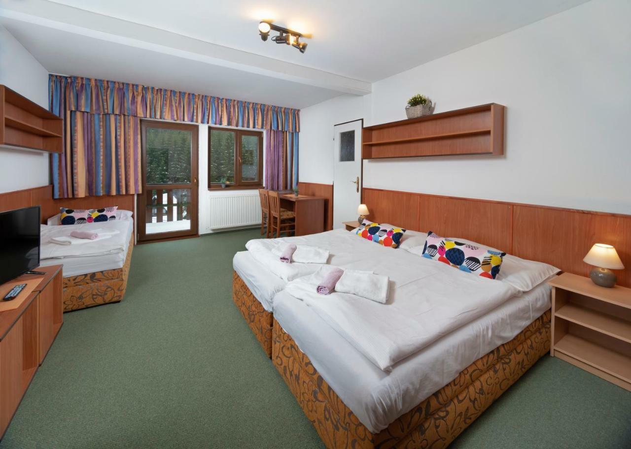 Hotel Maredis Kořenov Exterior foto